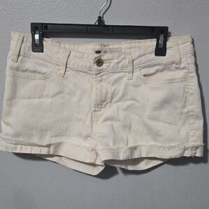 Women's Levis Denim Winter White Shorts In Size 10